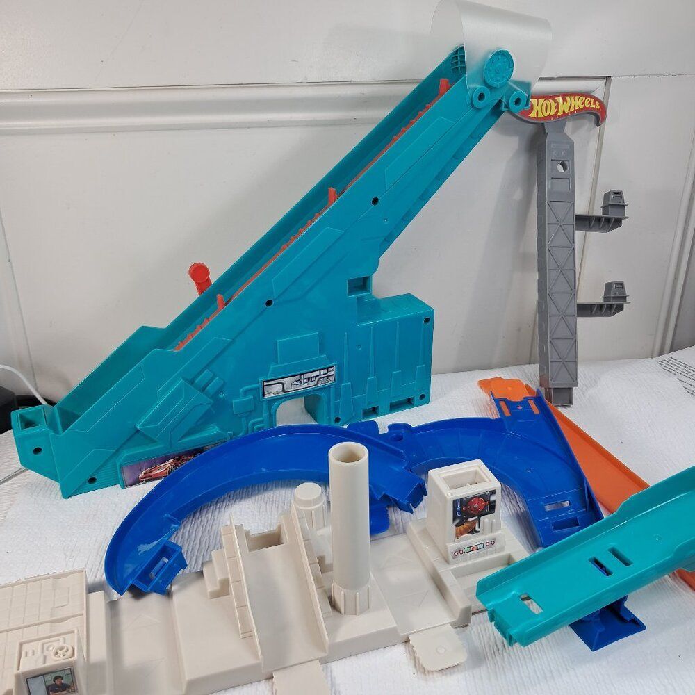 Hot Wheels Motorized Mega Garage Playset teal ramp sign‎ car track PARTS Vintage